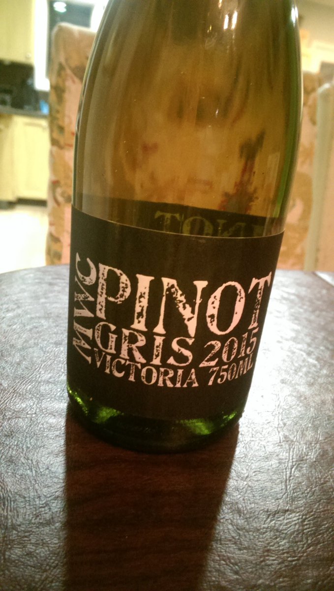 forkmespoonme's tweet photo. Awesome affordable wine #mwcrules https://t.co/ZMM6PgUvk9