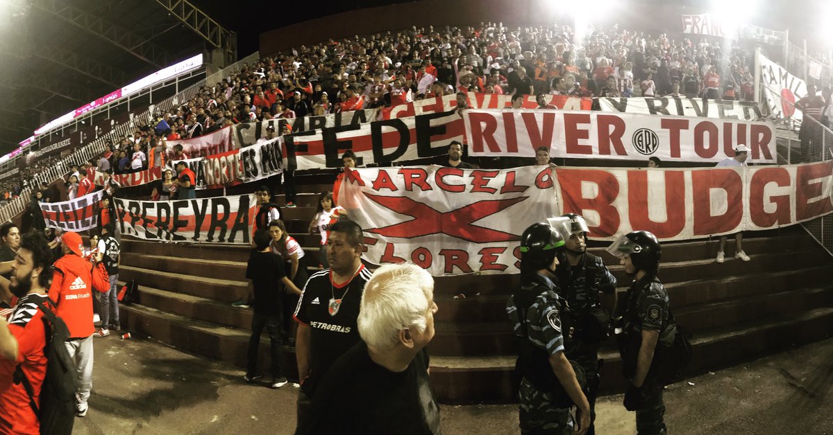 ElRiverTour's tweet photo. Las Banderas tienen que estar, los bombos tienen que sonar!!!
#TraposCARP #FiestaRiver #ADondeVayas #RiverCopa #RiverYSuGente https://t.co/dn69mCnO44