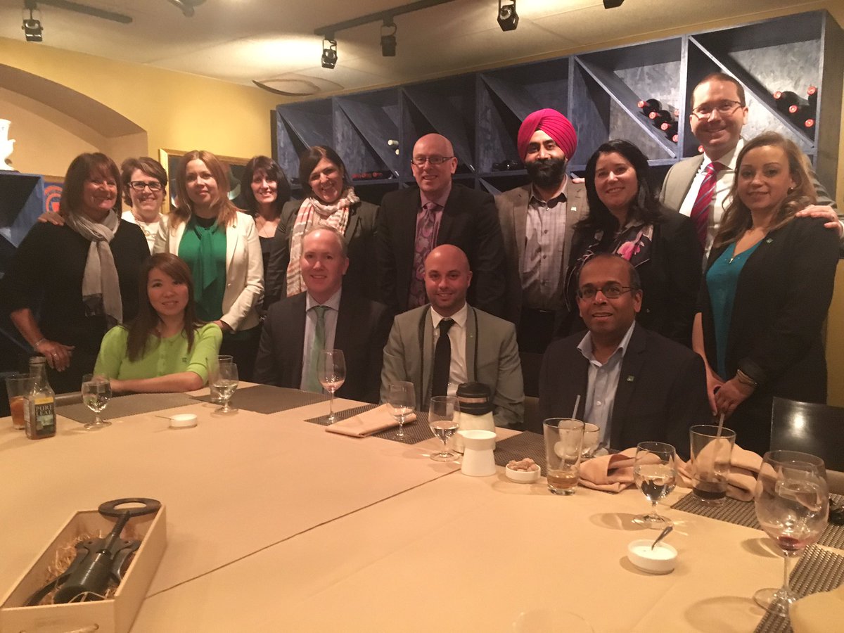 Congrats to our Q1 BM Champions in the making! <a href="/kathyhTD/">Kathy Hall</a>  <a href="/HeapsKim/">Kim Heaps</a> <a href="/BognaBarnaby/">Bogna Maria</a> @JessieC_TD  <a href="/KZittlaw/">Kathryn Zittlaw</a> <a href="/scottcorbett_td/">Scott Corbett</a> @LindenSmail