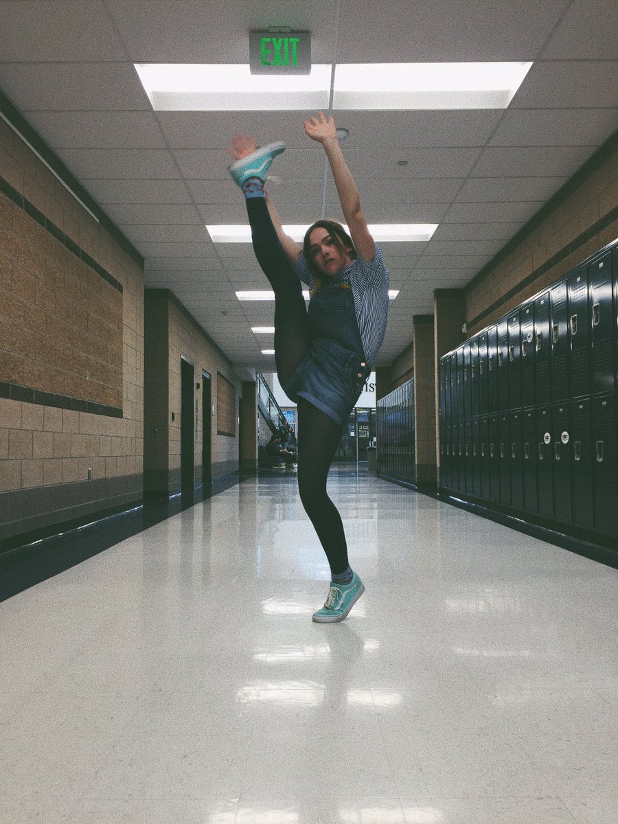 CHARGERS VOTING STARTS TOMORROW @ 8AM!! Everyone (seniors) can vote. link is in my bio. Vote Hope, let's grow together next year!! 🌻🐎