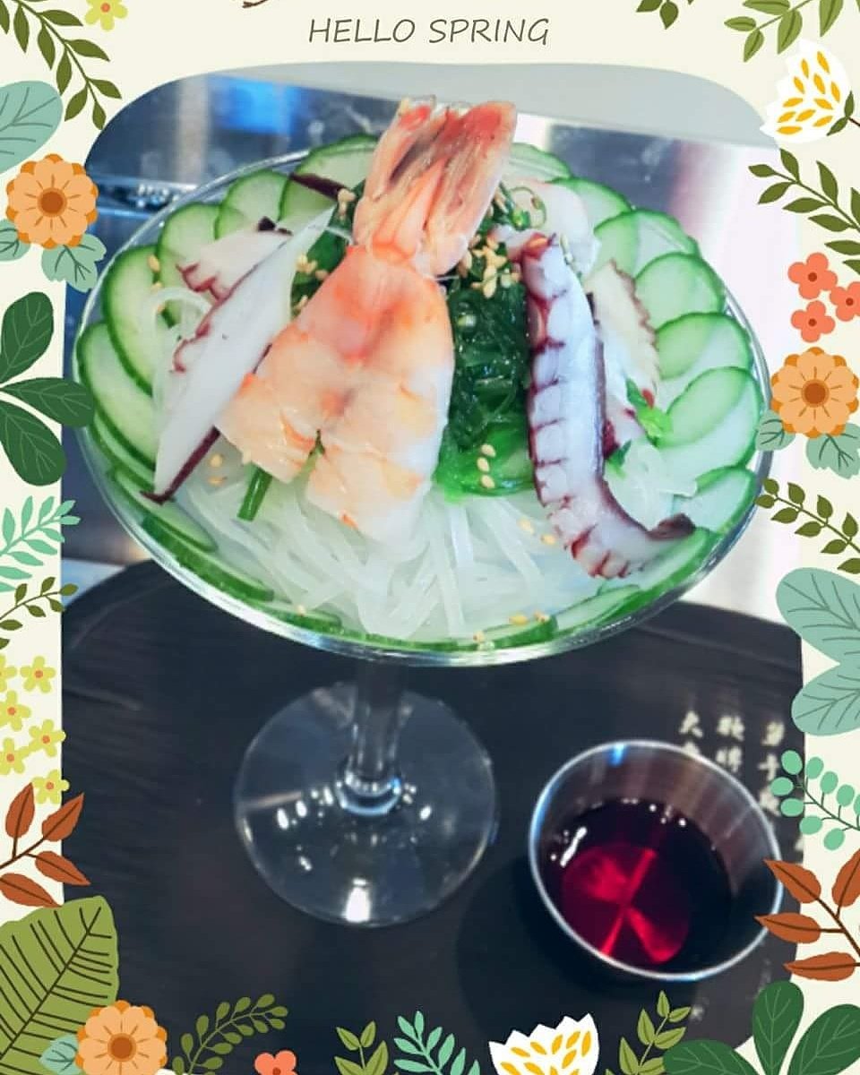 TowaSushi's tweet photo. Sunomono
A Japanese style appetizer made of cucumber, shrimp, seaweed, octopus rice noodles. A great start and makes you craving more after https://t.co/E5Rvaf1TSW