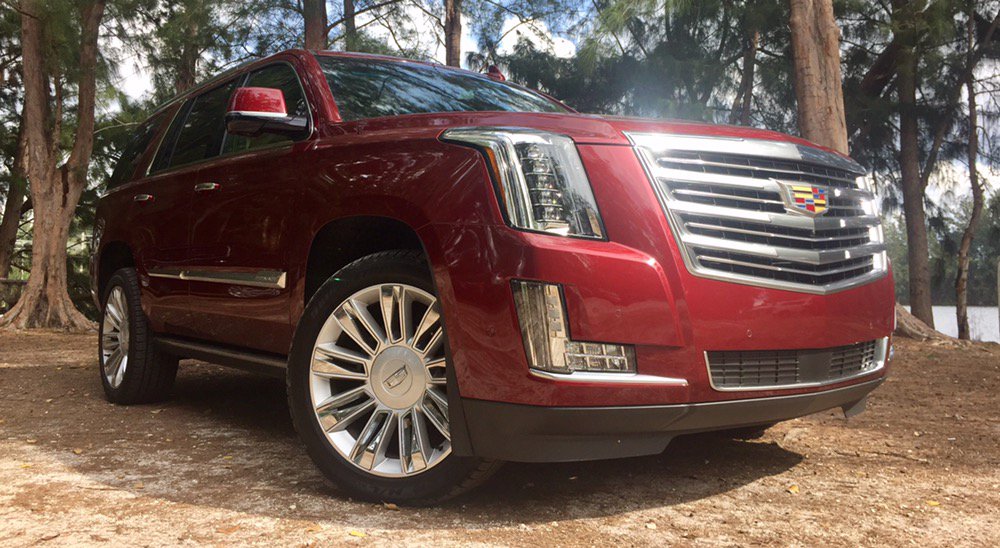 hypeORL's tweet image. Big, bold &amp;amp; beautiful! #Car #blogger @JonathanReviews examines the #Cadillac #Escalade in all its #SUV glory. - hypeorlando.com/behind-the-whe…