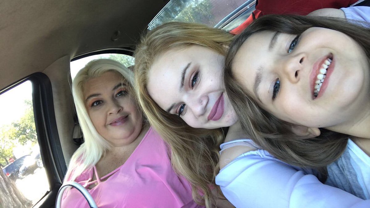 frogd15's tweet image. Lynzies birthday