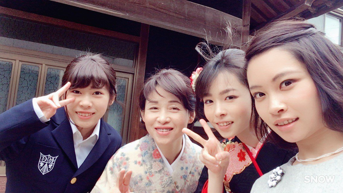 T20Maa's tweet photo. 次女が成人式の写真撮ってなかったから写真屋さんいってきた🐥💓 https://t.co/F7M5TzSZRD