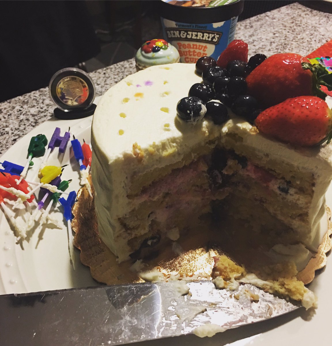 FindTheTrump's tweet photo. #findthetrump #wiretaps #russia #birthday #cake #commemorativecoin #gop #boyfriend #interestrates https://t.co/QTql1bpz5s