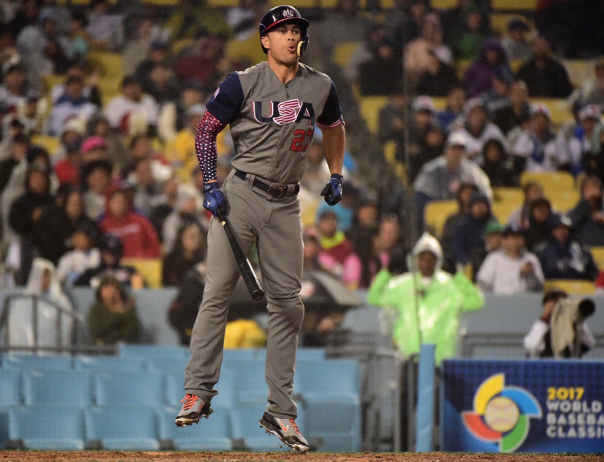 C7fvK2hW4AI_mNt.jpg:large