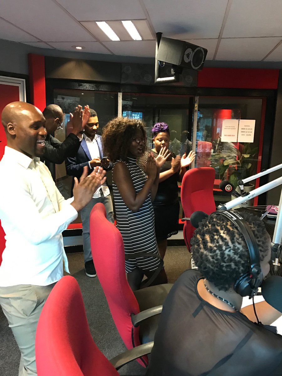 KayaOnAir's tweet image. #180WithBob team presenting #TheJammer @bob959 with a #WiseManAward for his excellence in broadcasting. #BlackExcellence #LetsCongratulate