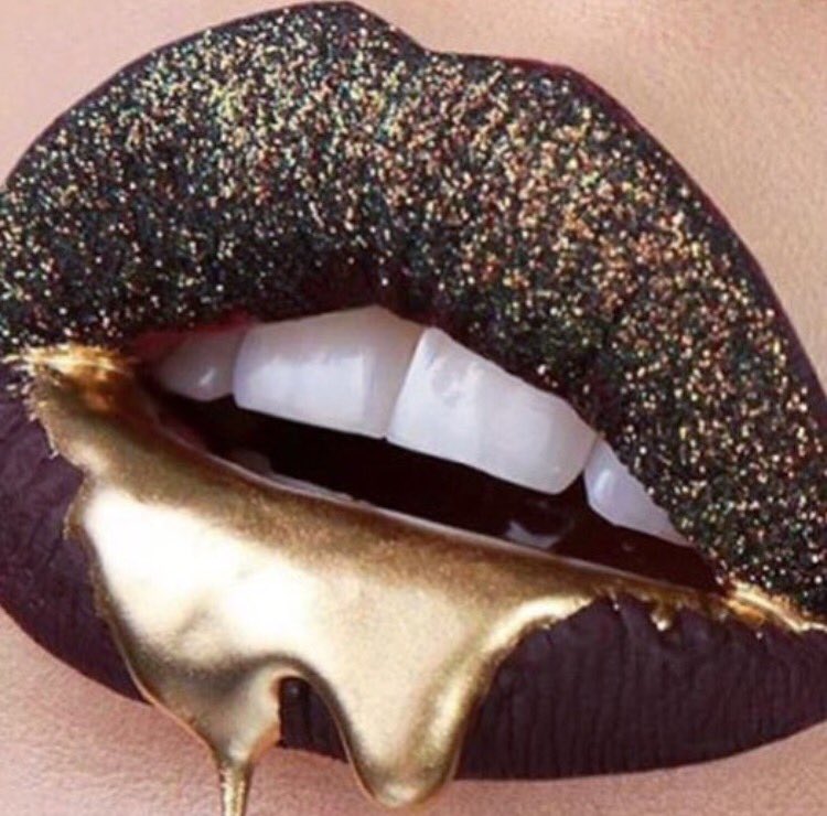 LabWhites's tweet photo. Happy Wednesday! Don't forget to pull off your favourite lipstick with those pearly whites ! Home Whitening kits 👉 https://t.co/fmjtD8IdPv https://t.co/2XaWJRDkbB
