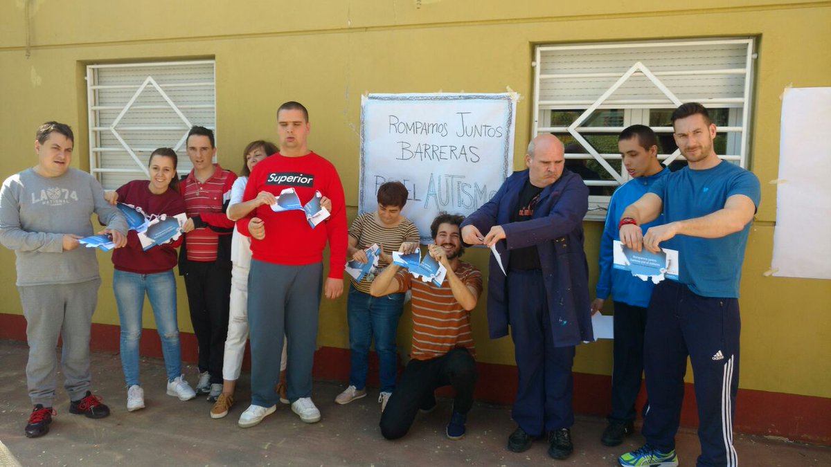 La Unidad de Estancia Diurna de <a href="/AutismoGranada/">Autismo Granada</a> conmemora el #DiaMundialAutismo ¡Vamos a Romper Barreras! <a href="/Autismo_Espana/">Autismo España</a> <a href="/Autismoandaluci/">Autismo Andalucía</a>