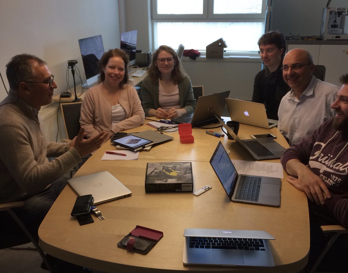 Katrin_lin_'s tweet photo. Today we started with a workshop on how to use programmable drones in schools. @MediaTechLNU @samverkanLNU @Tekniskamuseet #motnyahöjder https://t.co/Jmwyer6X5x