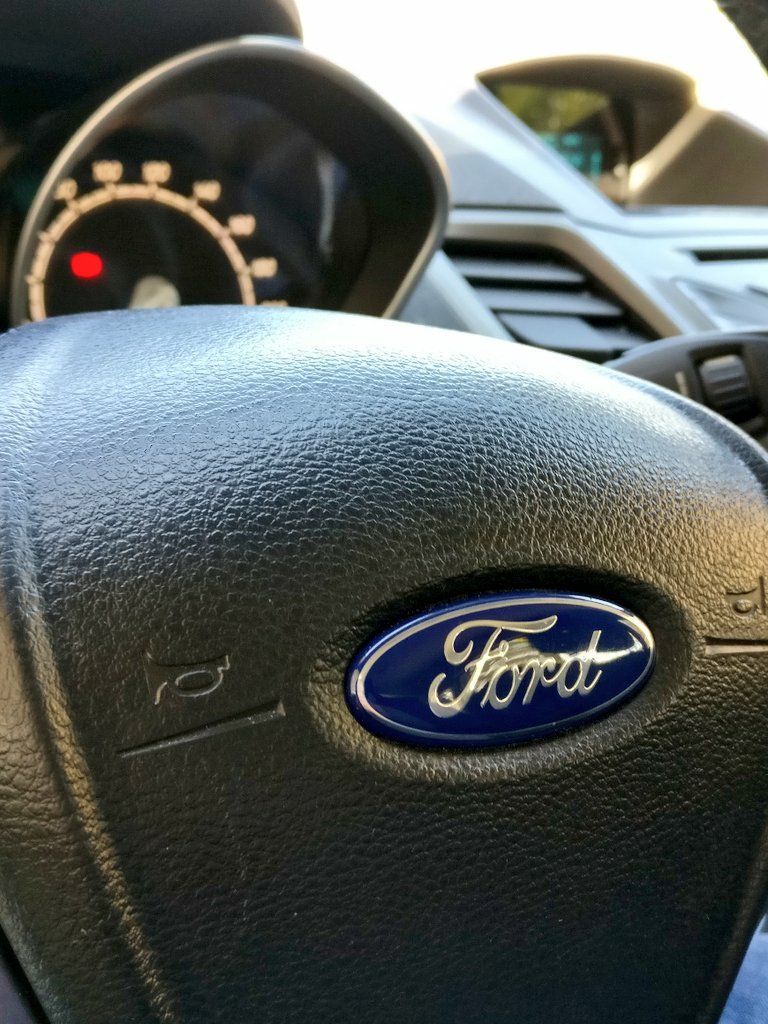 SimoCalab's tweet photo. Fiesta ♥️ #fiesta #fordfiesta https://t.co/RvMg50V3GO