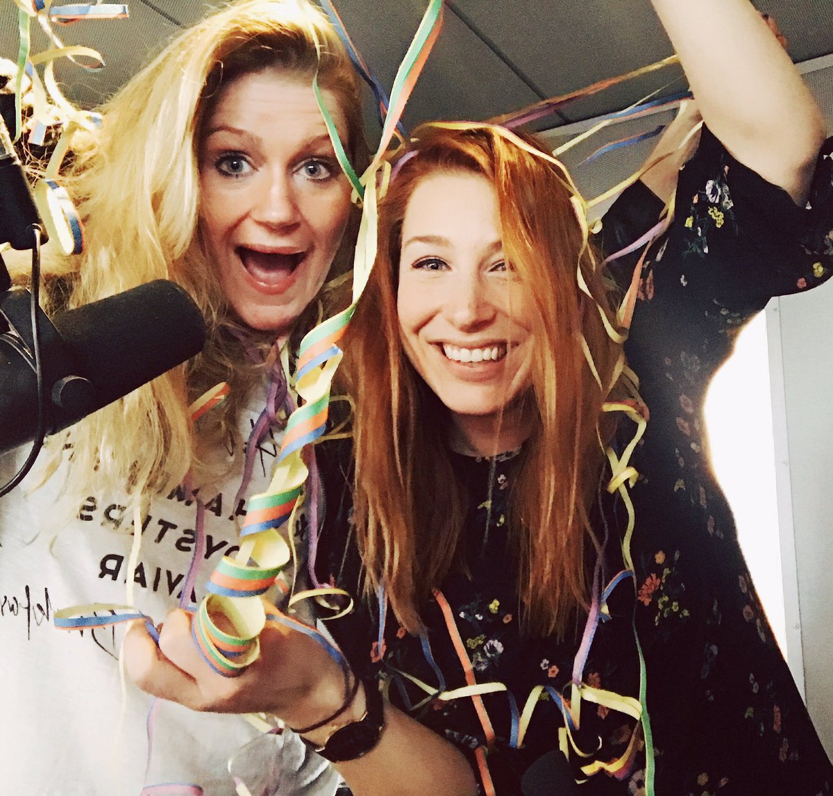 A Little Party Never Killed Nobody🎊 #AmsterdamLight #tunein <a href="/Catch52_020/">Catch52</a> <a href="/OBAmsterdam/">OBA</a>