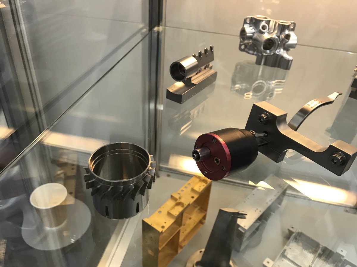 Matsuura_UK's tweet photo. Visit #Matsuura #5axis customer #BowyerEngineering on stand P1 at #SouthManf - more superb #Ukmfg #cnc #machining https://t.co/9mgI2VnAQ2