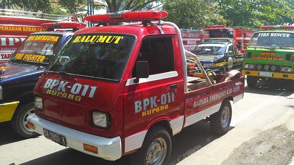 AAM_FireRescue's tweet photo. BPK 011 Surgirama Kupang. Acara HUT Damkar dan Satpol PP di depan Kantor Bupati Tapin https://t.co/kNWvlXrKHl