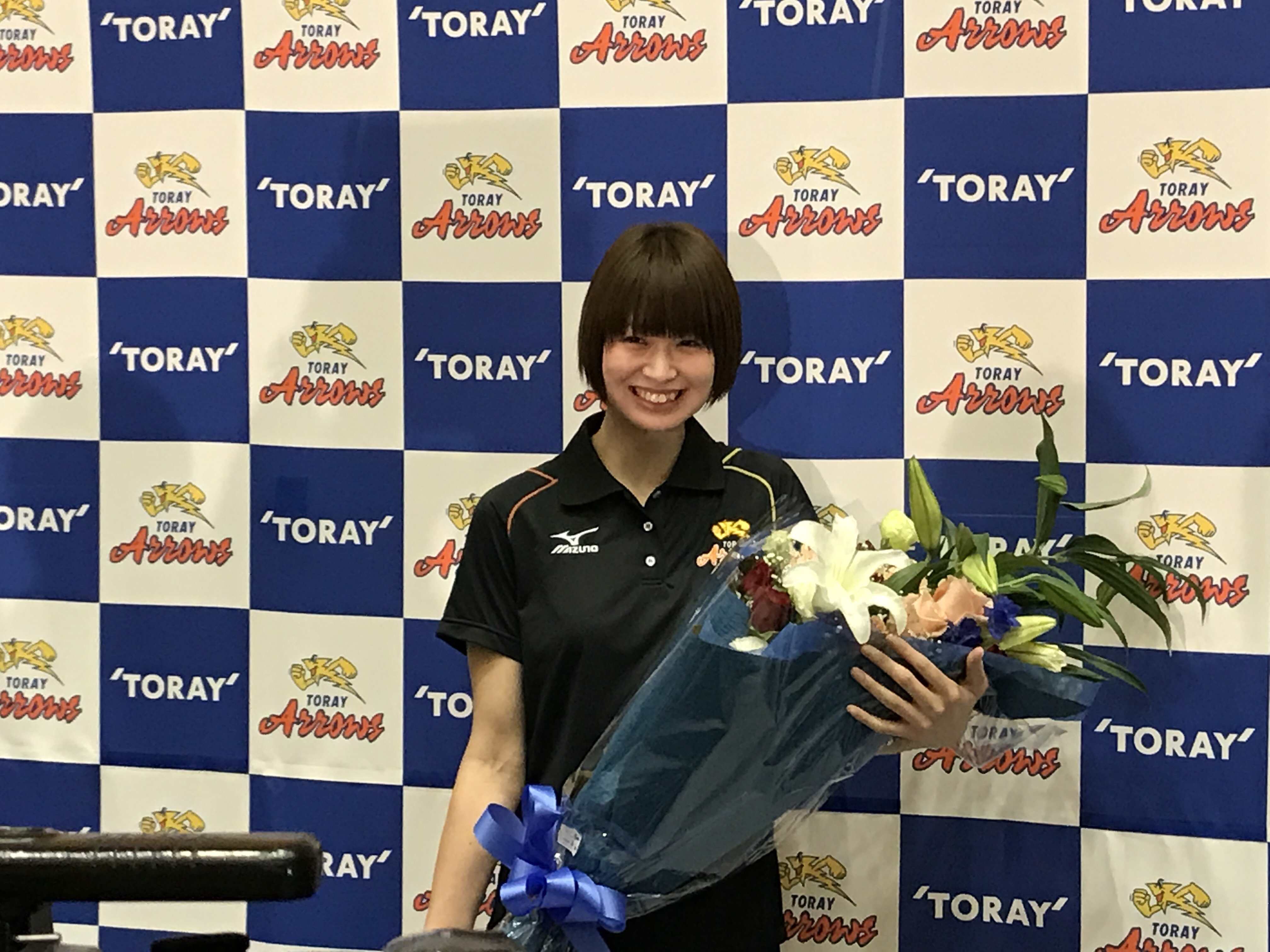 木村沙織 会見 バレーボール、木村沙織選手の引退会見 が行われました。ロンドン五輪では全日本のエースとして銅メダル獲得の原動力になり、バレー界最高のヒロインとして活躍した木村選手。チームメイトから人生初の胴上げ！！  #木村沙織 #引退会見 ...