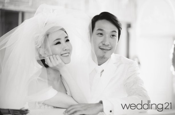 soompi's tweet photo. HaHa And Byul Welcome Birth Of Their Second Child
https://t.co/NfNtuobqoY https://t.co/M4Dx7bSTTh