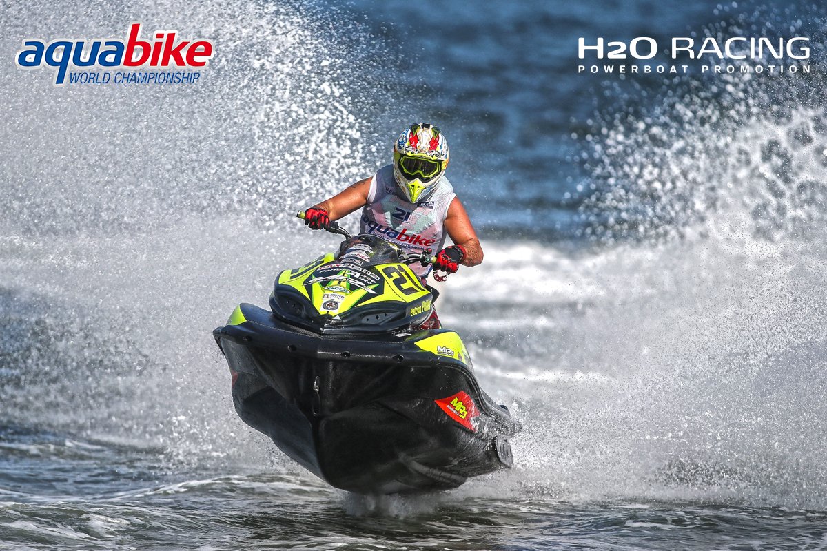 AquabikeWorld's tweet photo. PATRICE PELLIER can go the distance!
#aquabike #passion #RunaboutGP1 https://t.co/YRAWNyYaMN