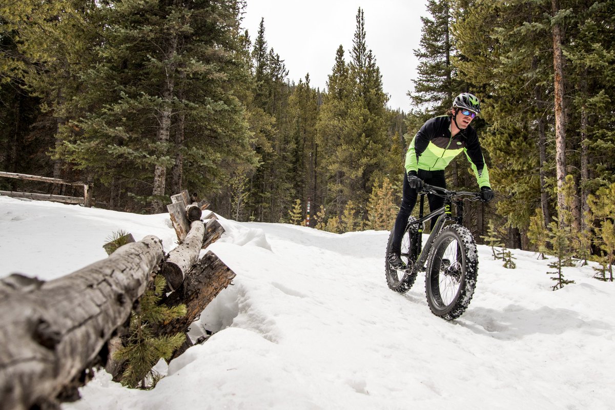 BMX_DOT_COM's tweet photo. Have you woken up to #Snow today? Why not make the most of it on a Fat Bike! #FatAndFast https://t.co/CBZ6BjbkSO @CumbriaWeather #MTB https://t.co/sUPAM6M7aX