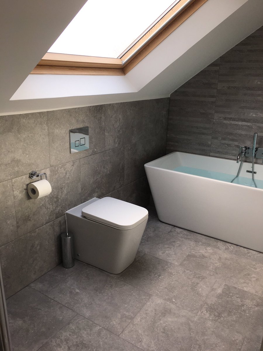 CFOakes's tweet photo. Last weeks #bathroom complete in #LittleHallingbury #Hertforshire Supplied and fitted by C.F Oakes #bath #basin #bathroomfitters #plumbing 🛁 https://t.co/ioBcmG0TuX