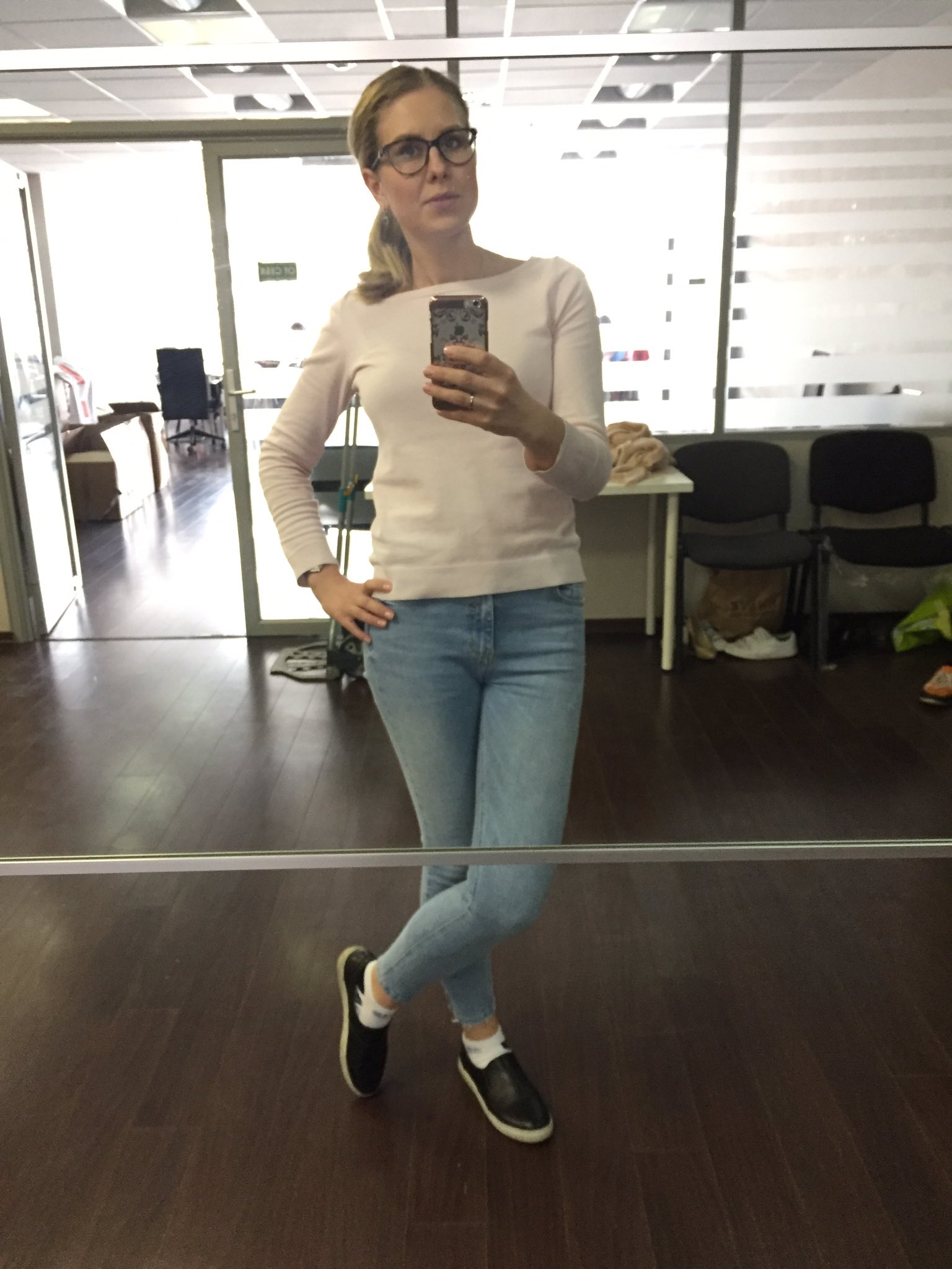 C7gc53mX0AMVnmY.jpg:large