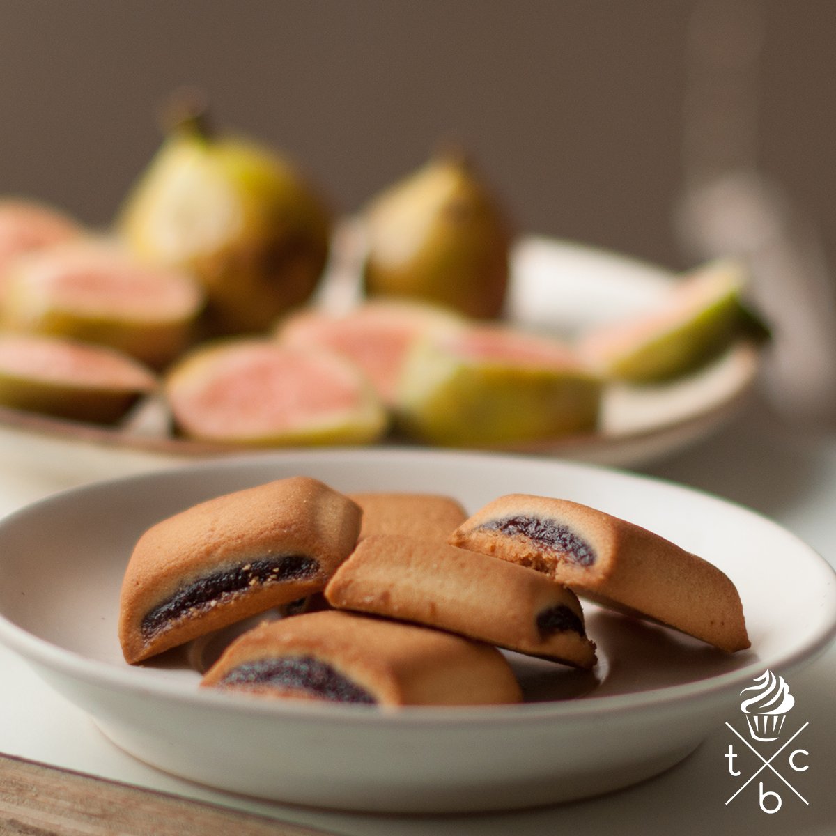 BostonCupcakery's tweet photo. Popular American sweet snack, The Fig Newton is named after a town in Boston. 
#TheBostonDaily #TheBostonCupcakery #FigNewton #Figs #Boston https://t.co/h3GrRlny2L