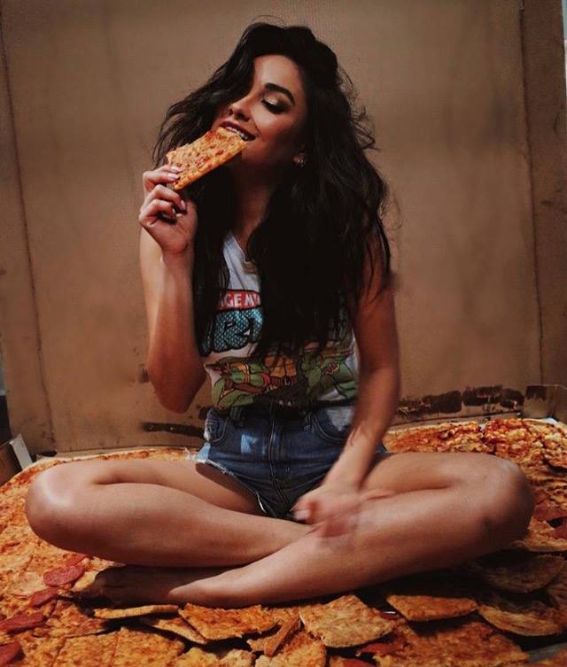 antonellaholla's tweet photo. Pie. 😍 https://t.co/YLnApuZgJZ