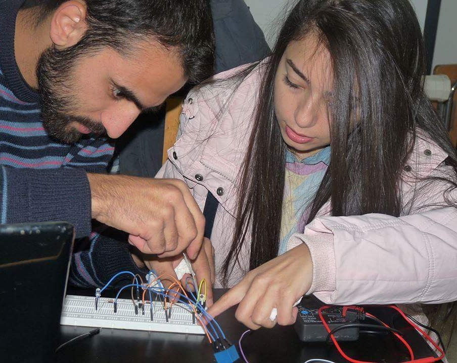 tishreen_scc's tweet image. #بعض_الورشات_السابقة_بالمركز
#مركز_المهارات_والتوجيه_المهني 
#مبادرة_الالكترونيات 😍
#Electronics_go 
#ورشة_مدخل_إلى_الالكترونيات