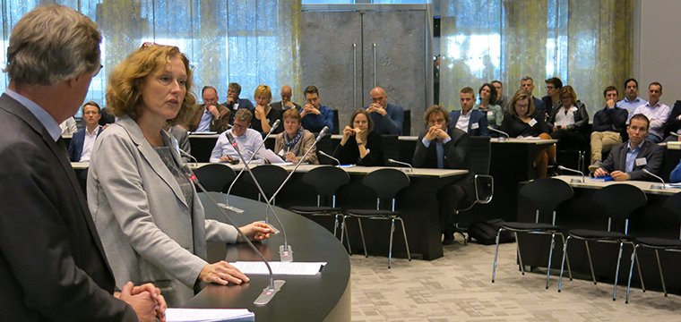 InnoQuarter's tweet photo. Gedeputeerde Adri Bom-Lemstra maakt € 10 mln. subsidie bekend voor innovatief MKB via MIT Zuid-Holland regeling https://t.co/uopW0VeBYE https://t.co/xN81ceYfrX