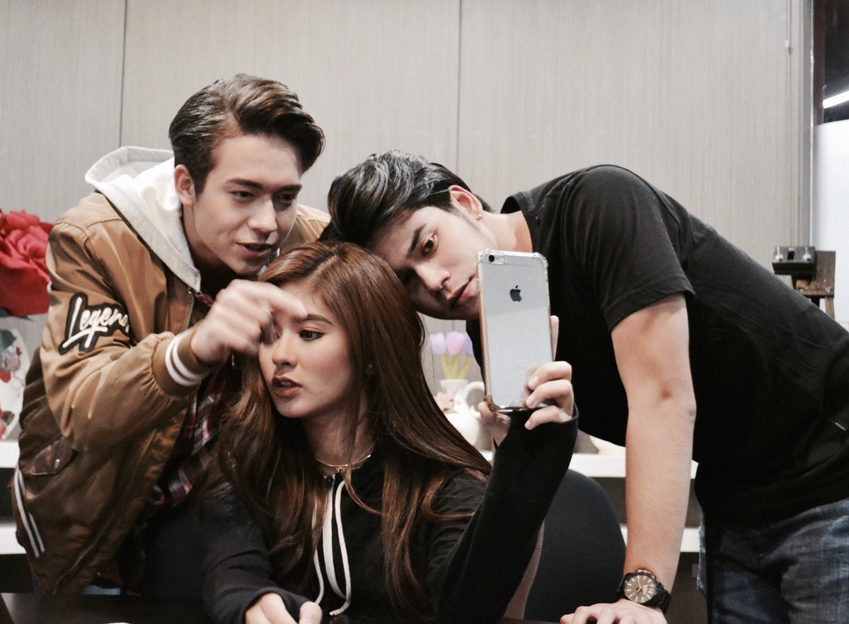 iammarkoblea's tweet photo. Blessed to work with these people. No idea what we're doing here. Lol. https://t.co/qfg3RzJZ3M