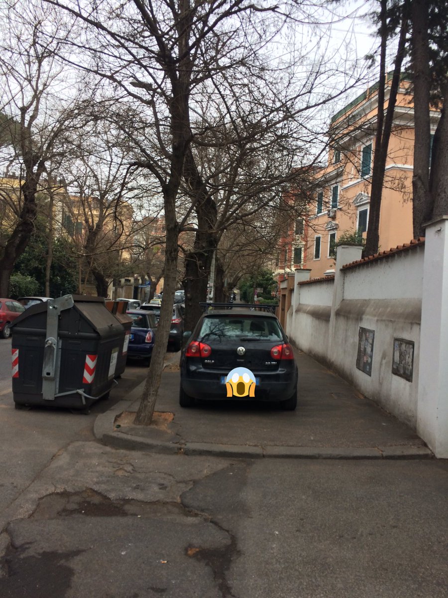 Ma_Che_Davero's tweet photo. Incredibile... è ancora lì! @Piamola_A_Ride @RiprendRoma @Solo_A_Roma @romafaschifo @PLRomaCapitale intervenite via #salvini #iosegnalo https://t.co/kVB4JpGQdW