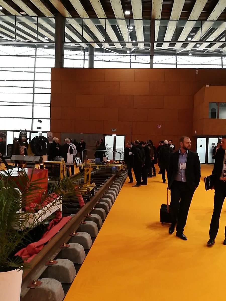 ConstructionCay's tweet photo. 2ème journée au #SIFER2017 pour #btprail #constructioncayola la foule des grands jours est au rendez-vous https://t.co/tZ29uXGyyo