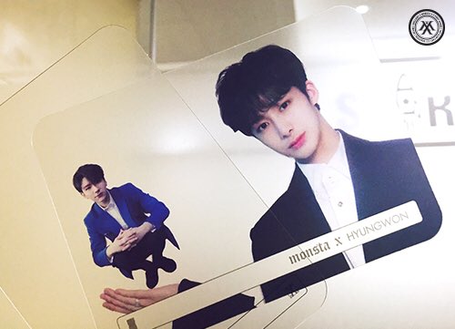 OfficialMONSTAX's tweet photo. [#MONSTA_X]
#몬스타엑스 첫번째 정규앨범 !
<#BEAUTIFUL> 투명포토카드이벤트!📢
자세한 내용은 공식팬카페 
이벤트게시판을 확인해주세요✔️
#아름다워 #아름다운몬엑포카
👉https://t.co/ZyuzYxUphf https://t.co/x8CJiN109l