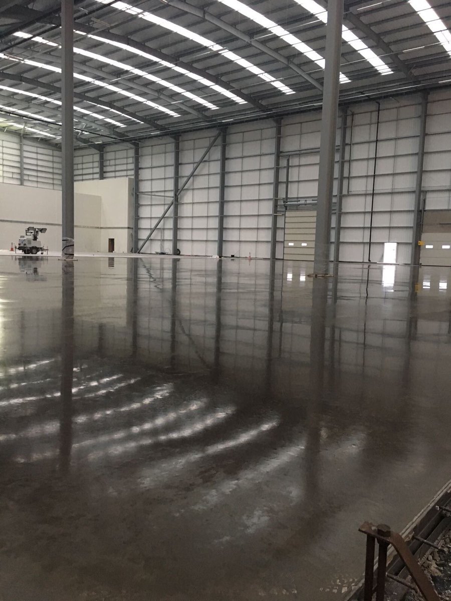 BallygormanLtd's tweet photo. 18000m2 in Stoke in 10 days. BCL flooring team leaving the perfect slab every time! https://t.co/k0jXpKFxhK