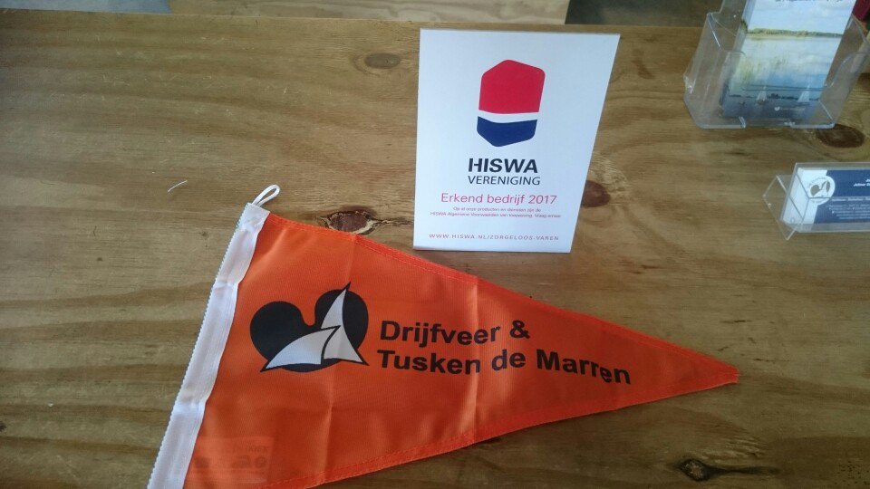 Vanaf nu bij ons verkrijgbaar. Wimpel van uw favoriete haven :)
#jachthaven #Tuskendemarren #Akkrum