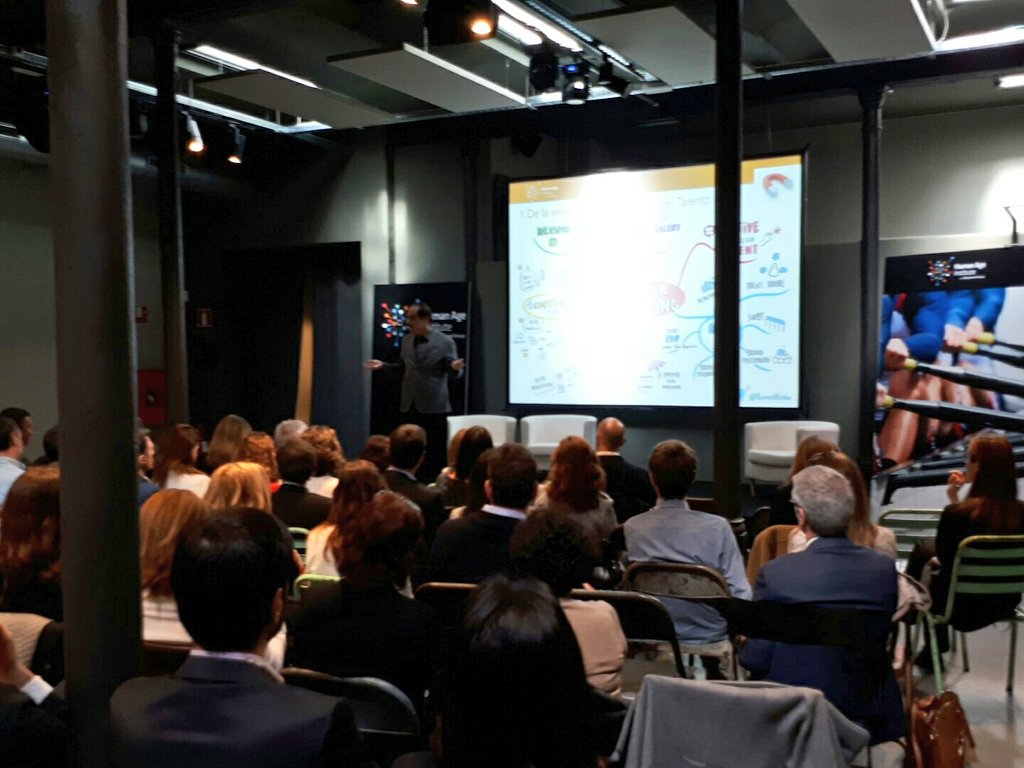 FundacionMPG's tweet photo. "Desaprender para aprender, salir de la zona de confort." @juancarcubeiro
8° acelerador del #aprendizaje organizacional. #HumanAgeInstitute https://t.co/mqNe6TY8rY