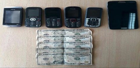 DiegoFuentesECU's tweet photo. 2/2 Seis ciudadanos detenidos, y evidencia de las extorsiones incautada. Vamos a fortalecer los operativos en defensa del sector ganadero. https://t.co/SPN9kt4GqH