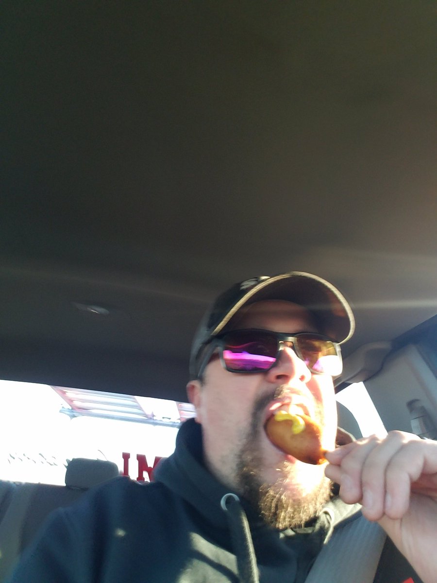 cjsutton1001's tweet photo. Ever wonder who buys those corn dogs at @KwikTrip early in the morning? I'm your guy. #backoffimstarving https://t.co/o9GHxyKyU1