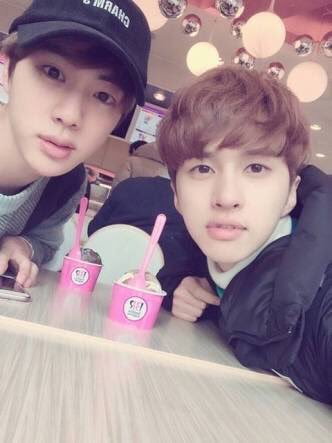 eat__jy's tweet photo. リプ全部返せたはず！！！
ときどき見たくなるんだよケンくんとの絡み💕💕💕 https://t.co/e0x3sqT6Hm