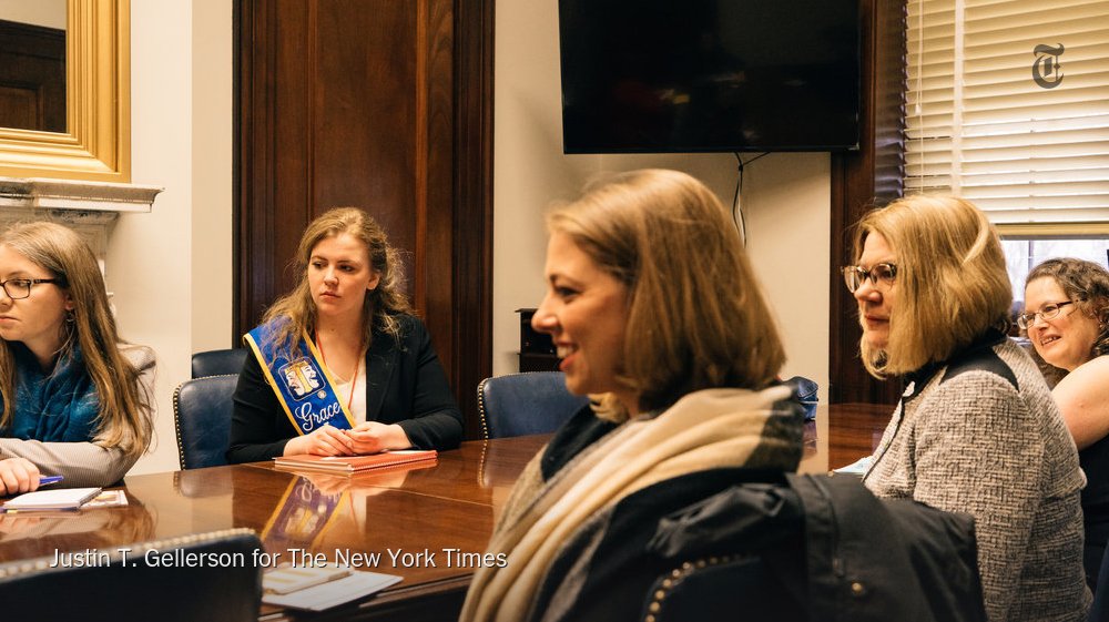 nytimesarts's tweet photo. Advocates are crowding Capitol Hill to get lawmakers to save the National Endowment for the Arts https://t.co/FhCMB9jvUU https://t.co/4MBo76vHWP