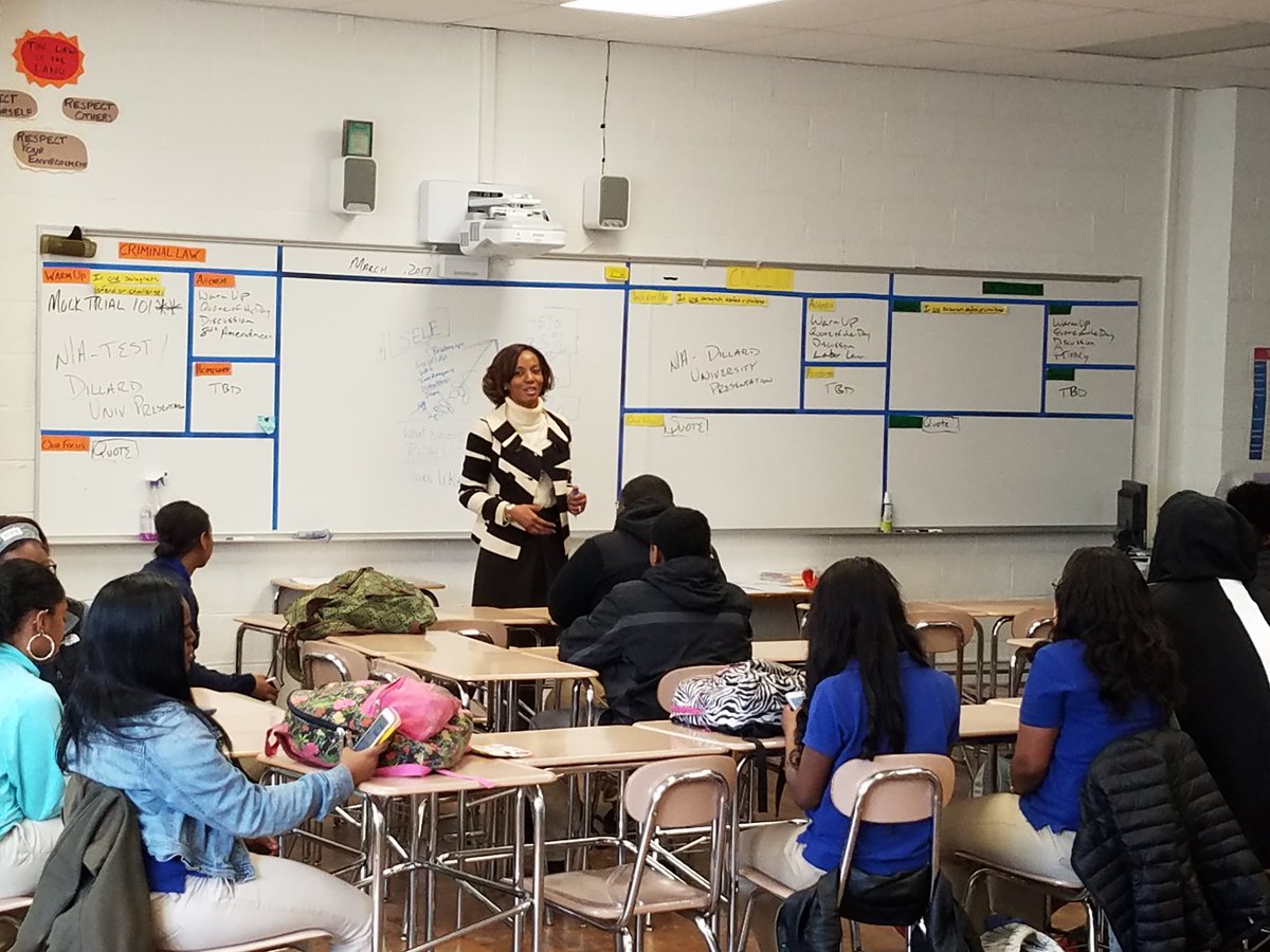 Ray_Conaway's tweet image. Thanks to .@AttyAdria for speaking with @cliayouth students at Mervo high school(@BaltCitySchools). Sharing info on @du1869 pre-law program.