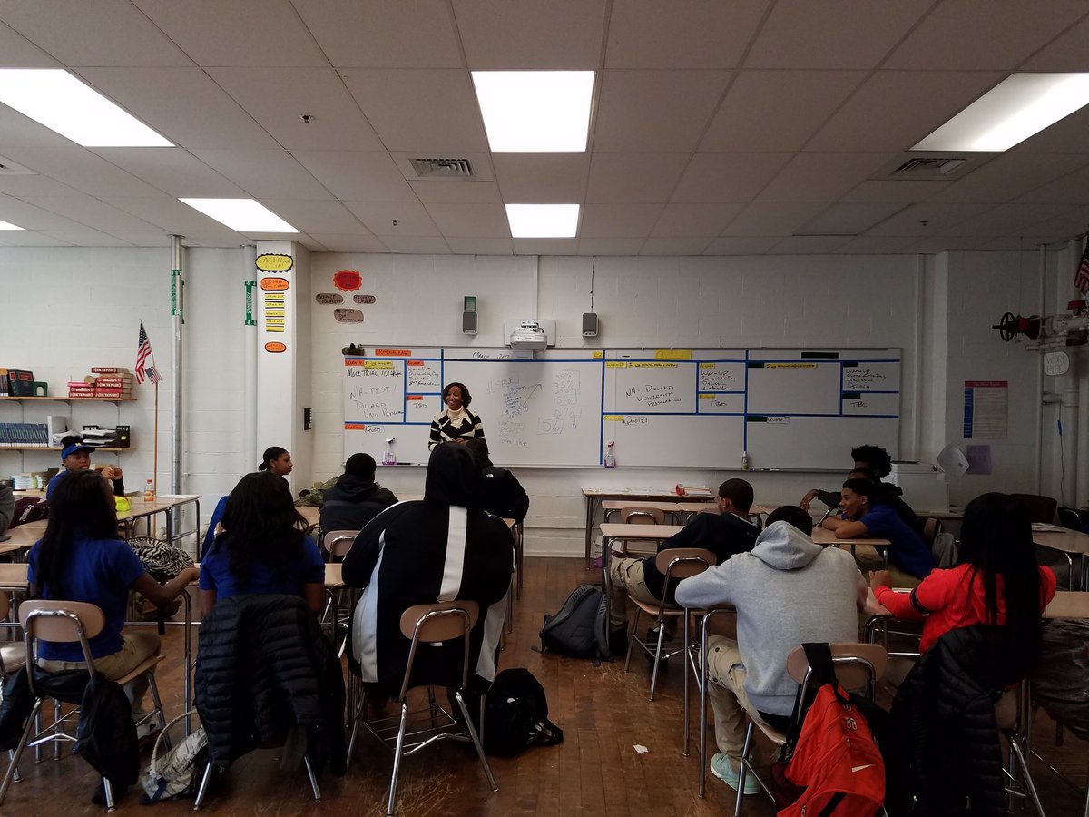 Ray_Conaway's tweet image. Thanks to .@AttyAdria for speaking with @cliayouth students at Mervo high school(@BaltCitySchools). Sharing info on @du1869 pre-law program.