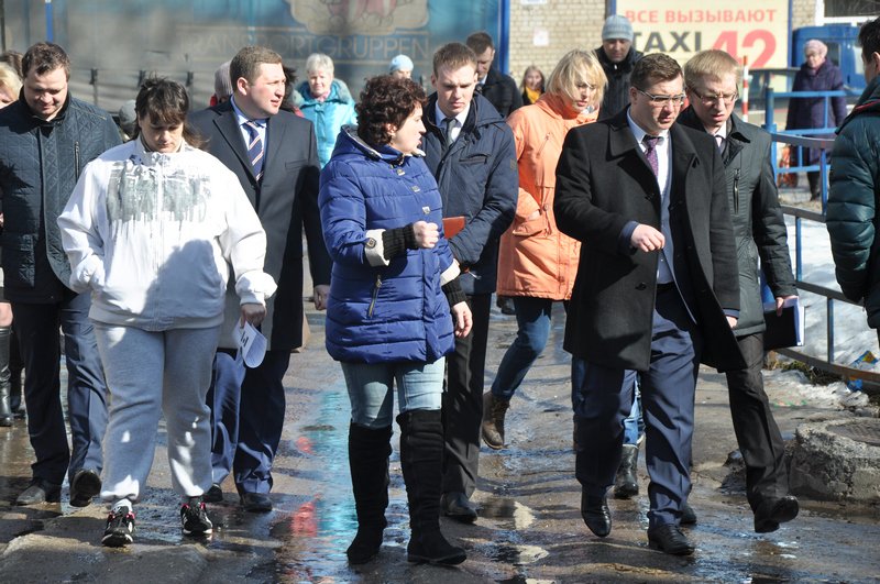 Сегодня вместе с<a href="/VSharypov/">Владимир Шарыпов</a>,<a href="/AMagnitskiy/">Андрей Магницкий</a> и активистами округа проверили состояние дворовых терр.ТОС"Спортивный".Вопросов много,будем работать