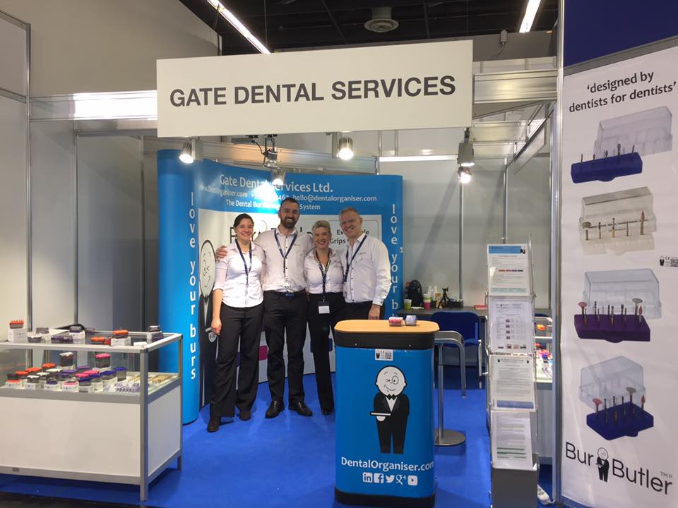 dentalorganiser's tweet photo. The Dream Team #LoveYourBurs #IDS2017 #IDSCologne #dentists #dentalequipment #burbutler #dentistry @drpmoore @HazelHendymba https://t.co/rKqUbQsaW1