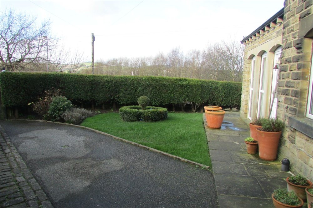 Earnshaw Kay tweet media