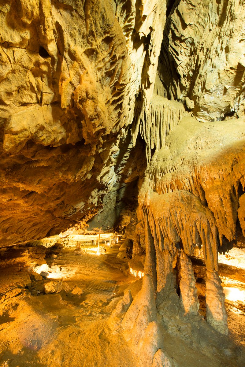 CavesPiemonte's tweet photo. Era il dicembre del 1898 quando un gruppo di operai scoprì l'incredibile #grotta del Caudano #CavesPiemonte https://t.co/14BCIX0Oym