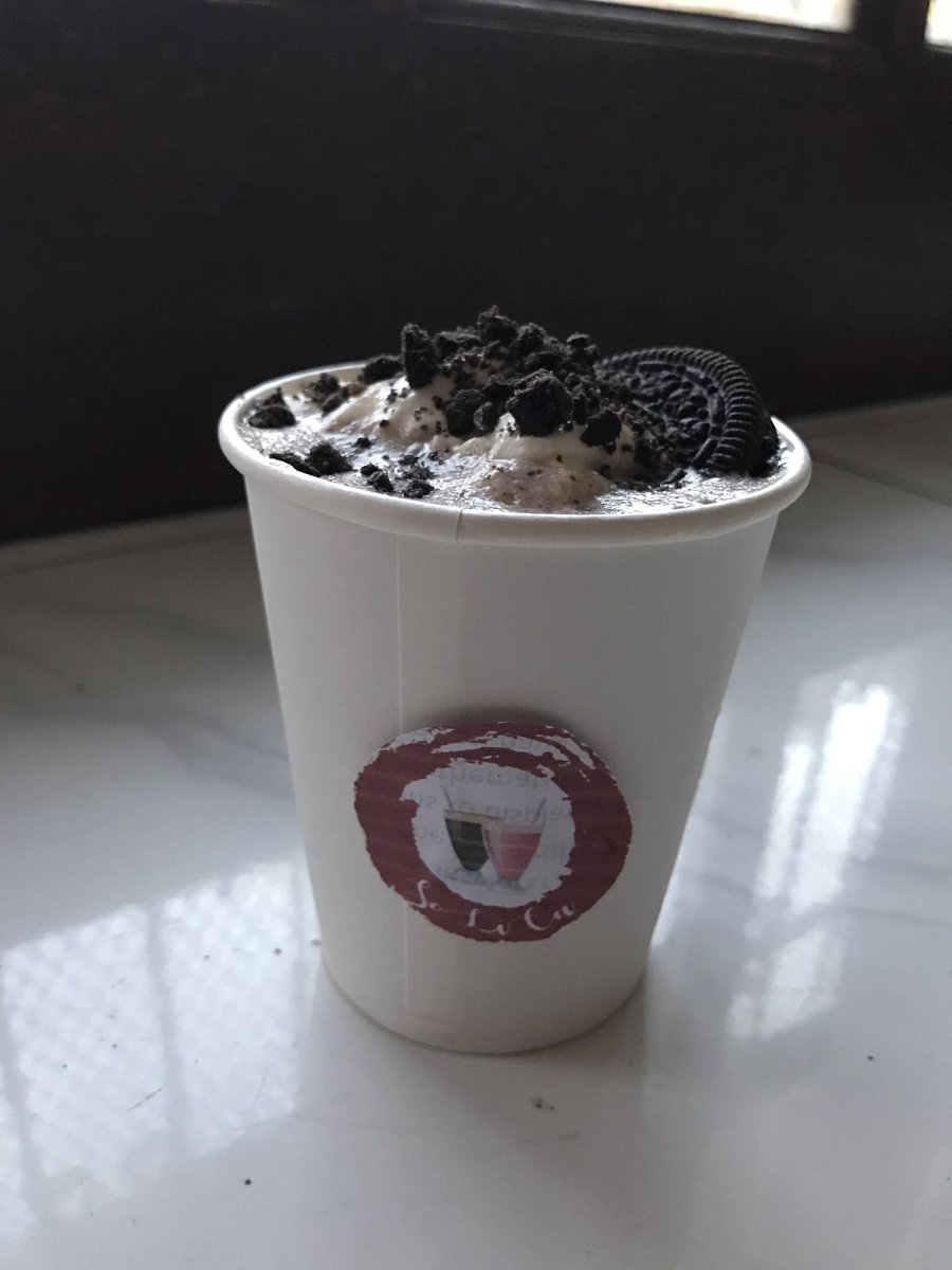 SoLiCaMS's tweet photo. Oreo https://t.co/rzqFakiJlO