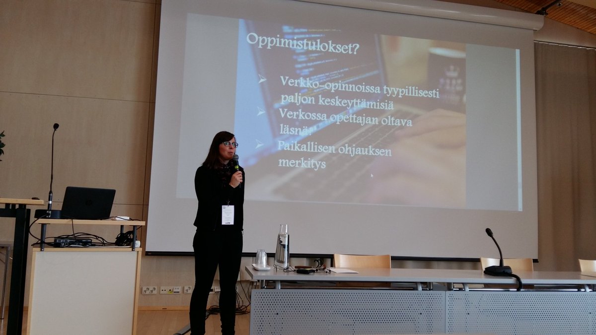 Hieno esitys Hannalta 10 polkua hankkeen kokemuksista! @TAMK_UAS  <a href="/KinnariKorpela/">Hanna Kinnari-Korpela</a> #10polkua #Inssiforum2017