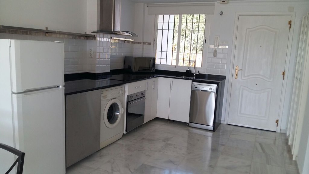 KongerProperty's tweet photo. 2bed 2bath HOLIDAY RENTAL Neueva Andalucia close to #golf amenities from 750euros a week #marbella #CostaDelSol #marbellagolf https://t.co/ZSJEbyIUTw