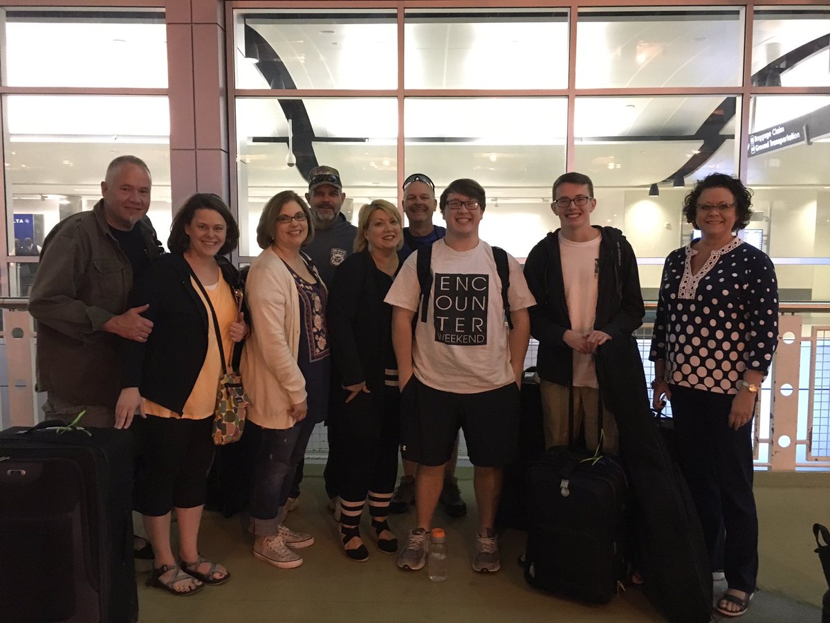 gsbcengage's tweet photo. This team is about to takeoff for Haiti! 🇭🇹 join us in praying for their travel and work in Haiti this week. #engagehaiti @GilliamSprings https://t.co/pKEvirGAQZ