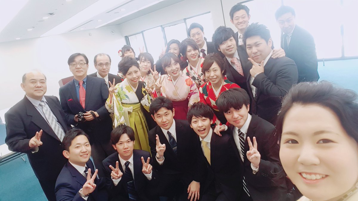 n9mina's tweet photo. 卒業しました！！！！
出会ってくれた人すべての人に感謝します😊

#たくさんの思い出ありがとうございます
#九州産業大学卒業 https://t.co/fBhv8NY3C6